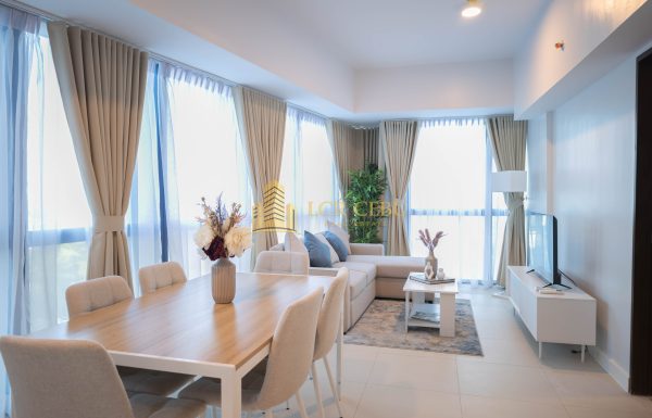 Dinning and Living area of the one bedroom suite.